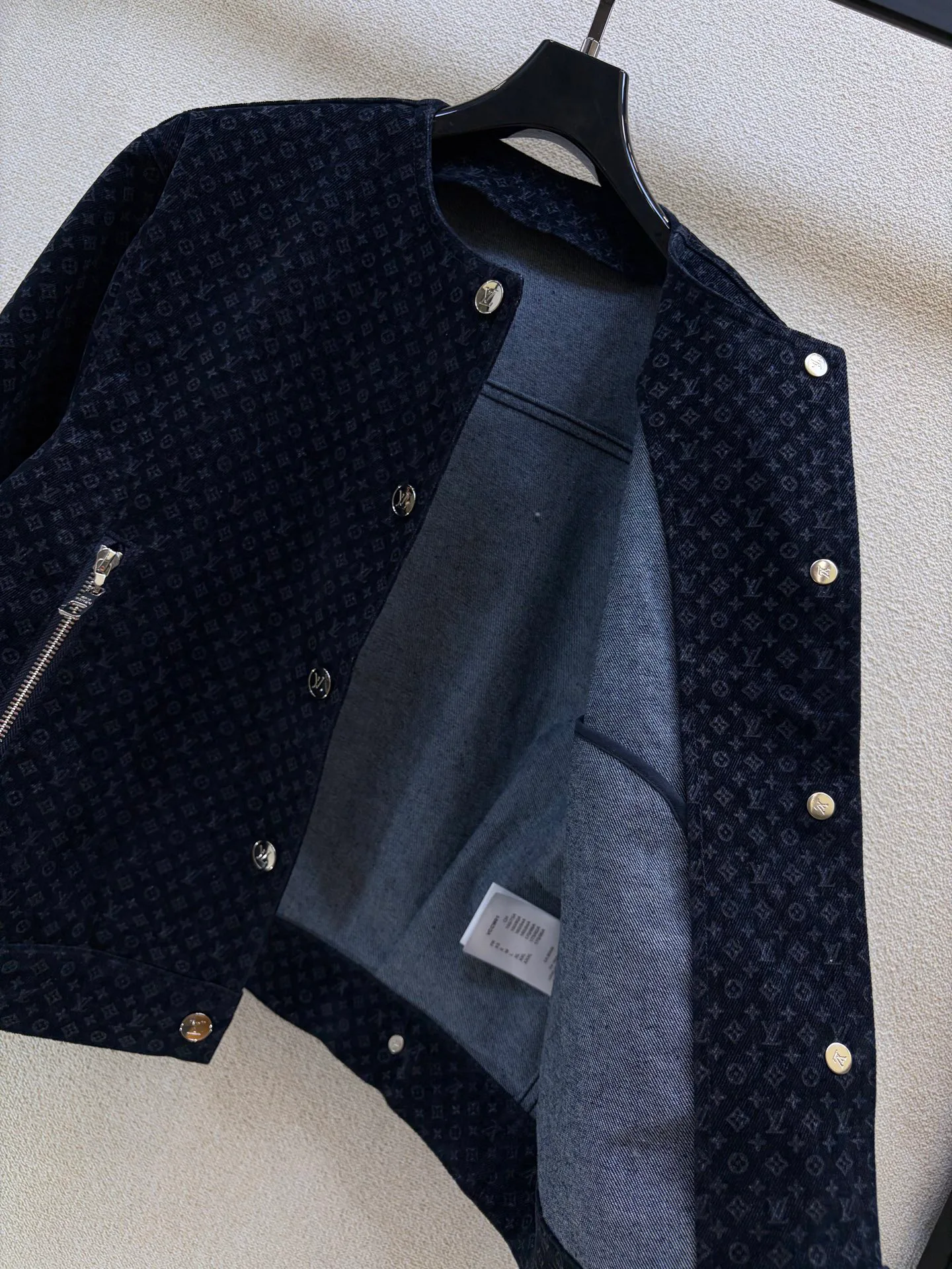 Куртки И Пуховики Женские Louis Vuitton 18722124