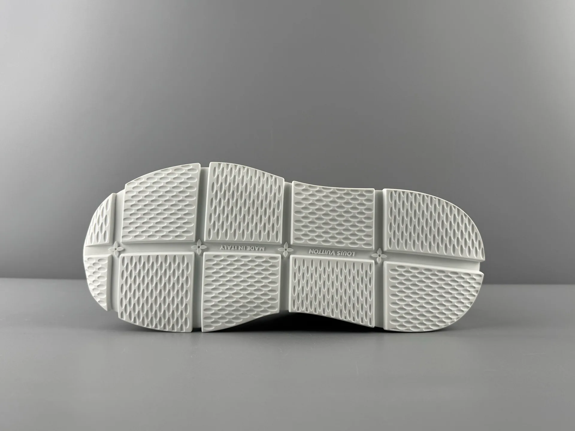 Кроссовки Мужские Louis Vuitton 1851262
