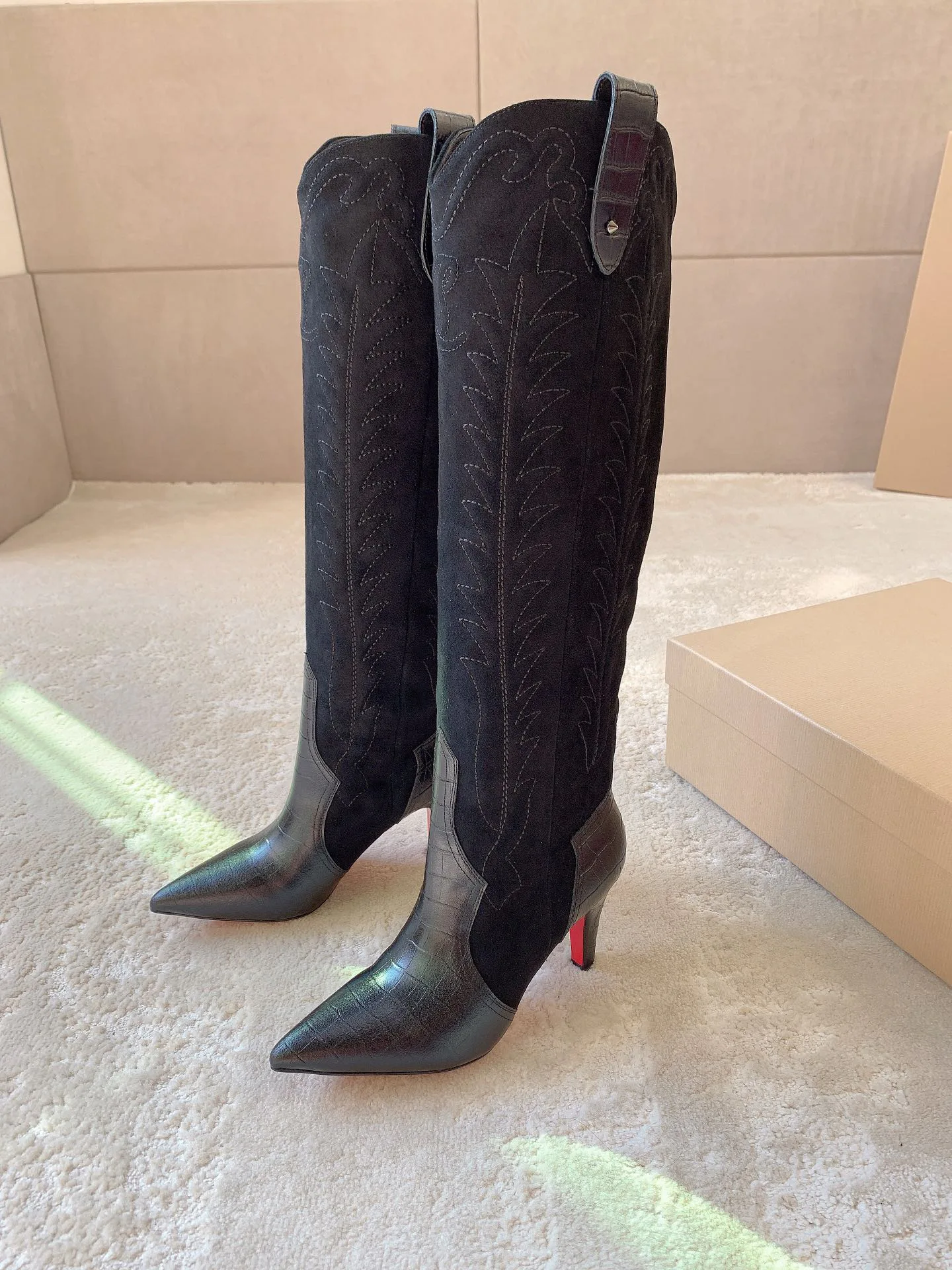 Сапоги Женские Christian Louboutin 17962861