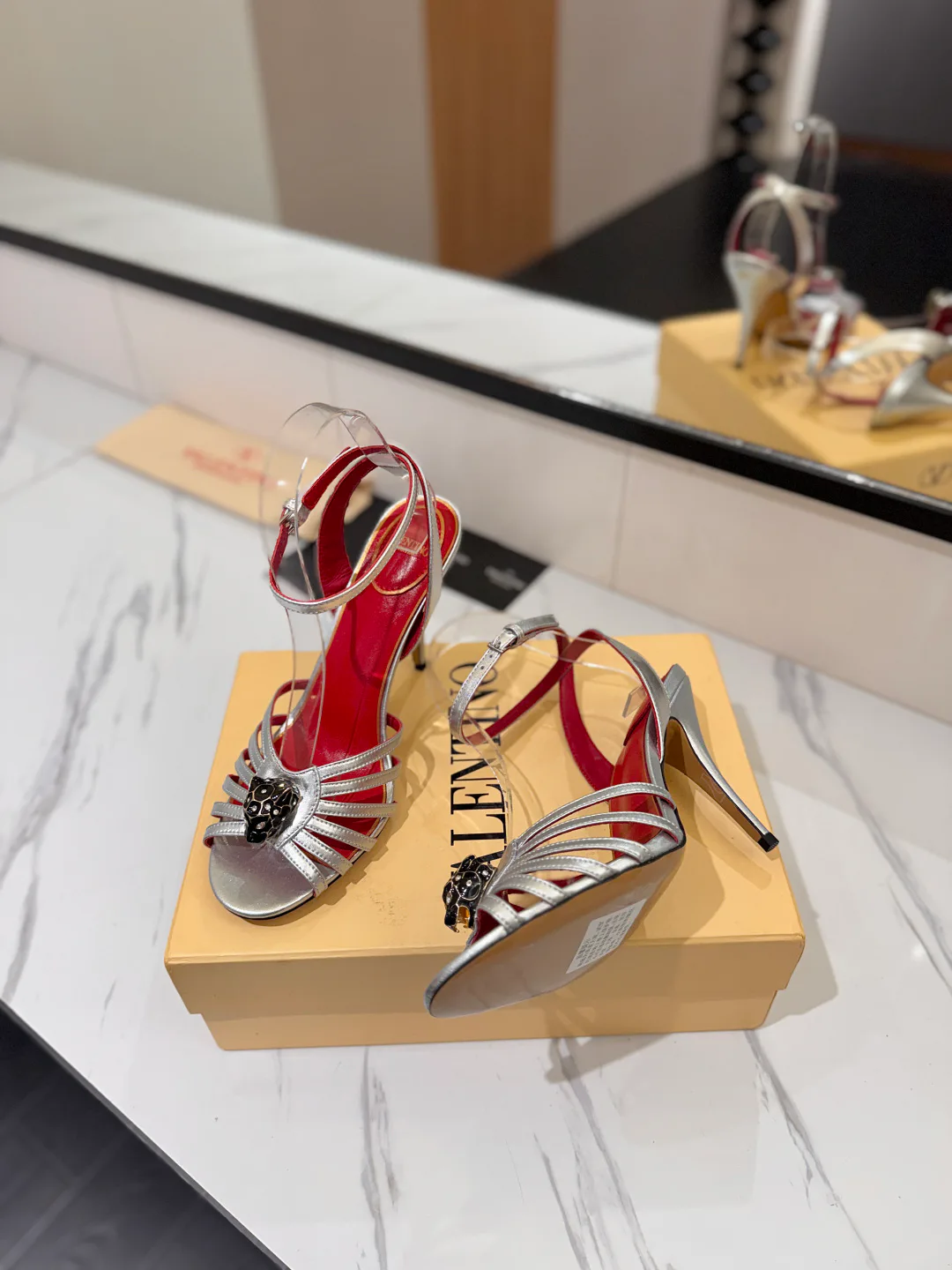 Босоножки Женские Valentino 18764264