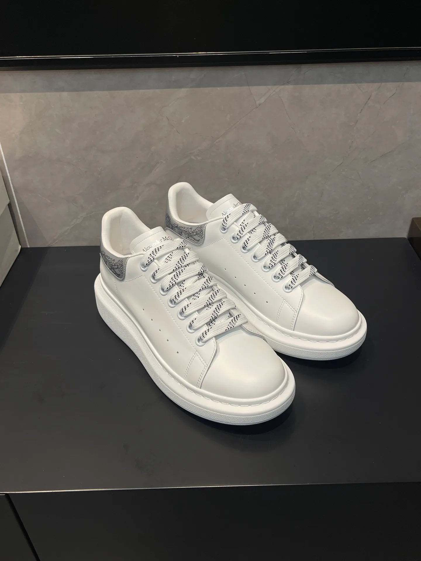 Кроссовки Женские Alexander Mcqueen 18363933