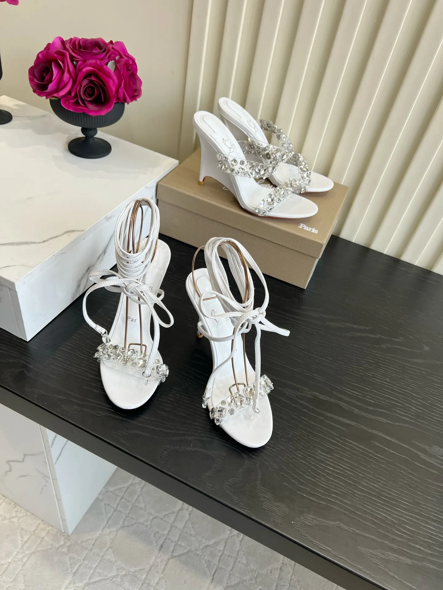Босоножки Женские Christian Louboutin 18614258