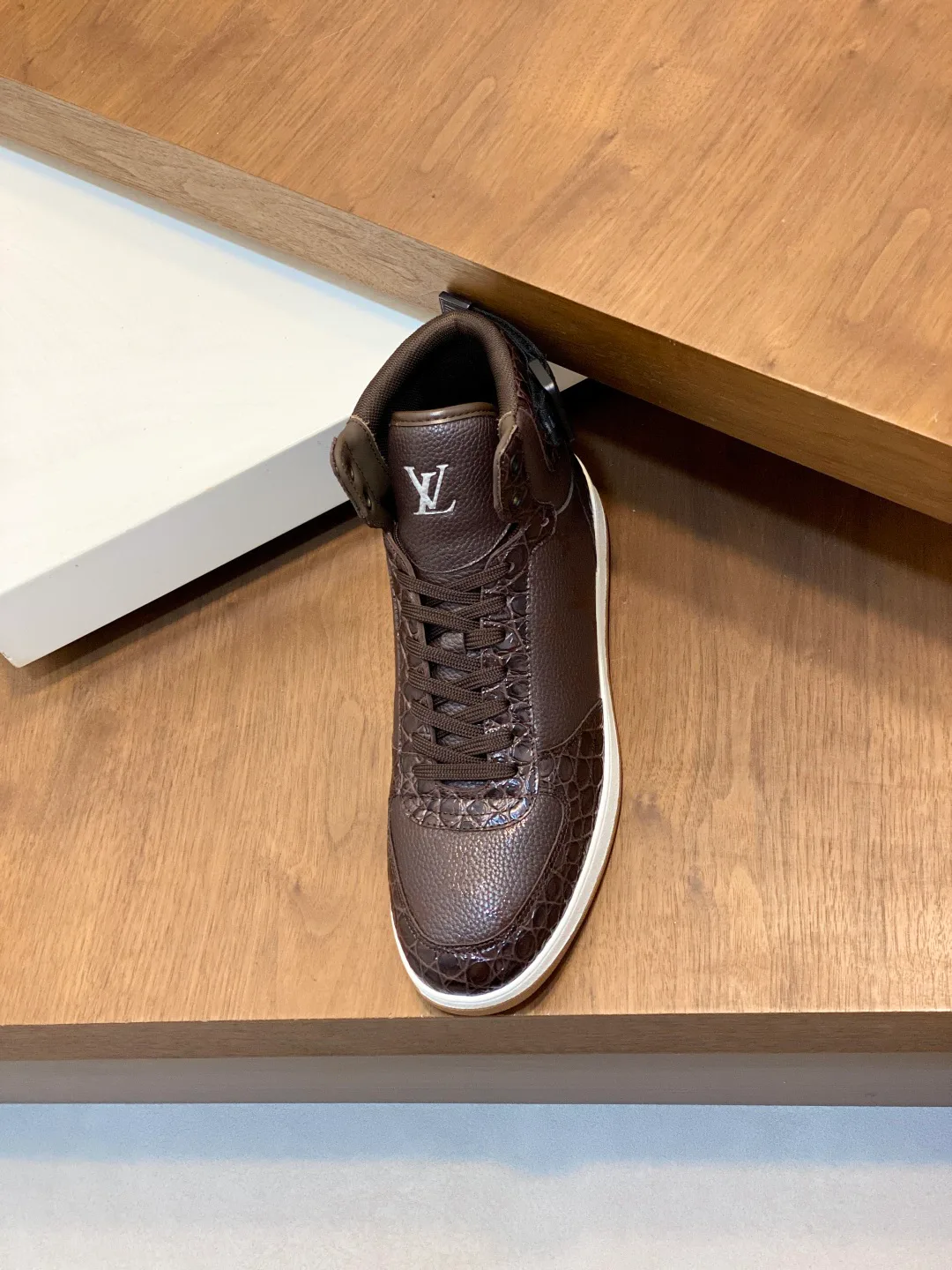 Кроссовки Мужские Louis Vuitton 18265102