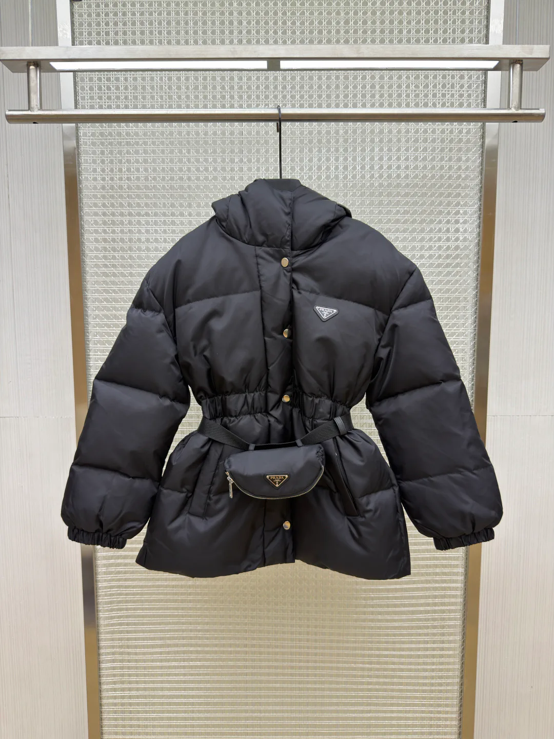 Куртки И Пуховики Женские Prada 18612862