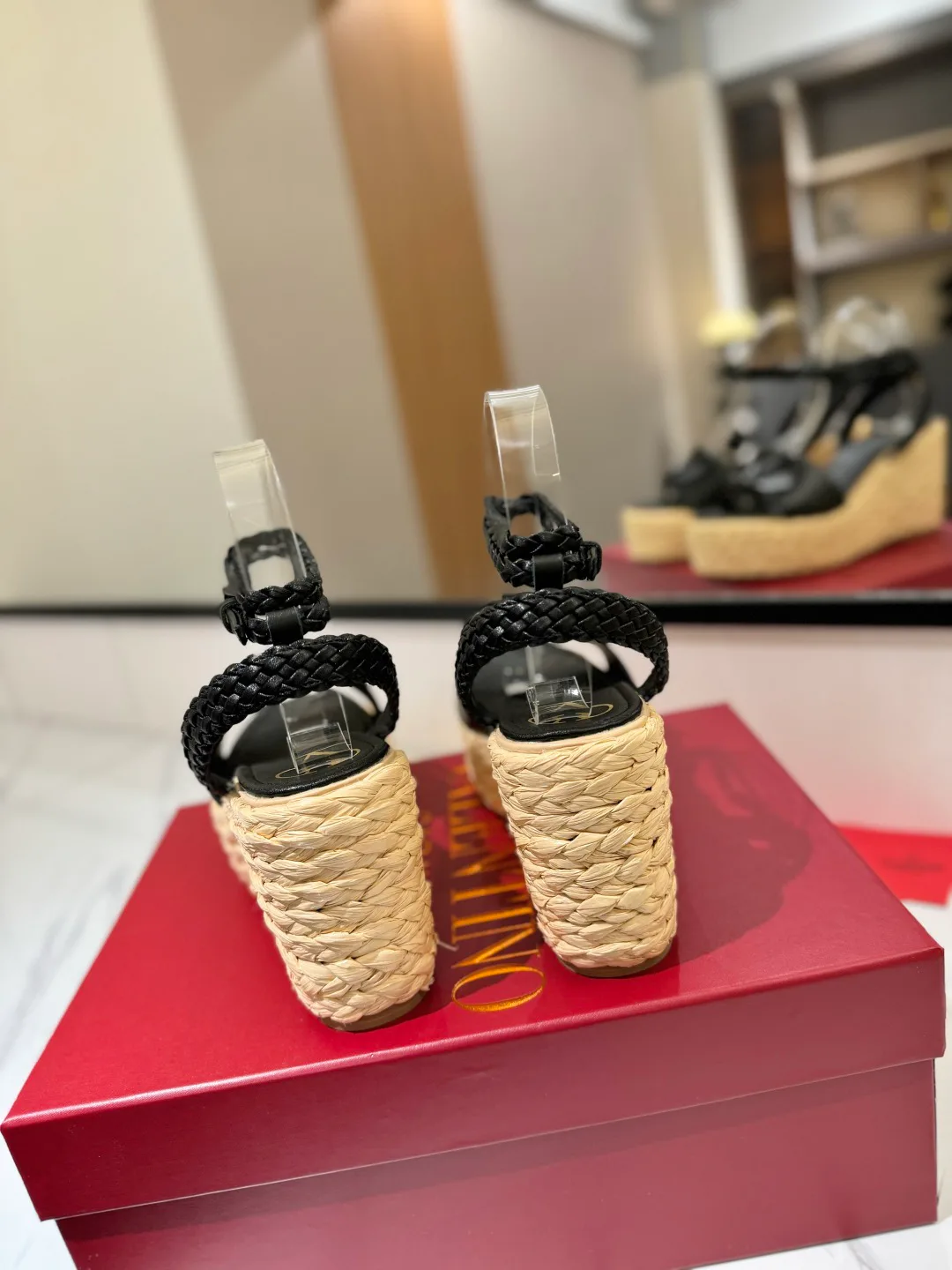 Босоножки Женские Valentino 17946620