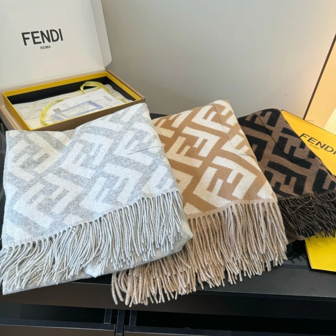 Пальто Женские Fendi 18627253