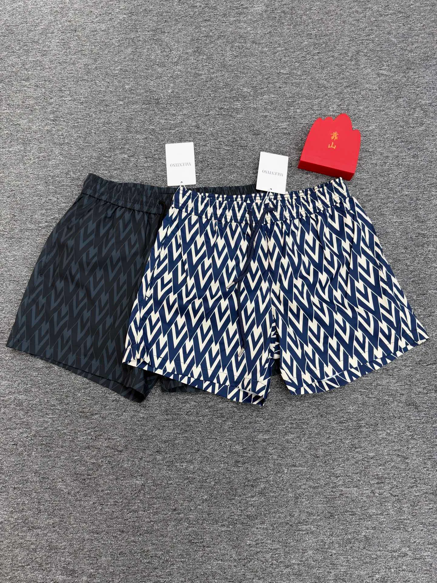 Шорты Женские Valentino 5052756