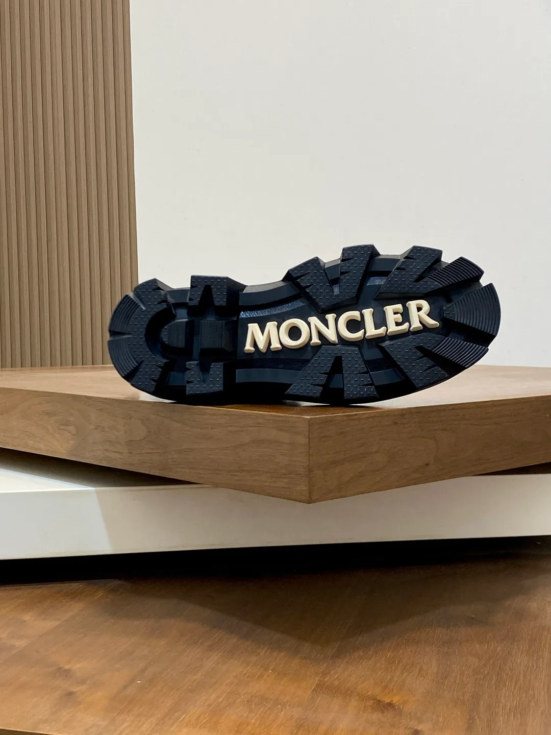 Кроссовки Мужские Moncler 19083818