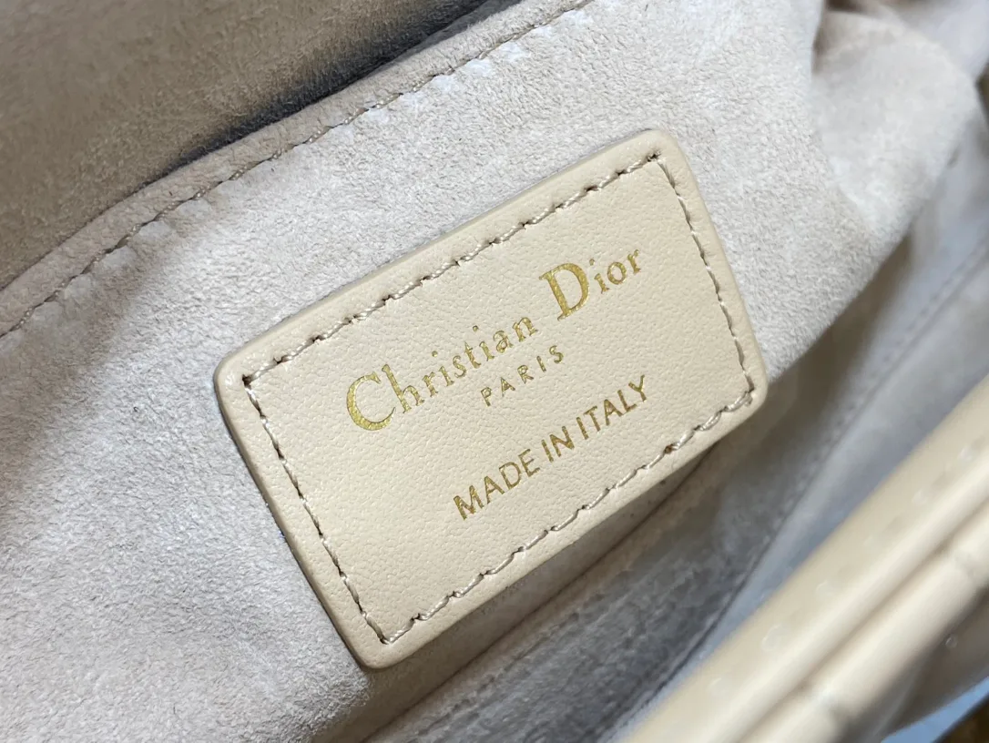 Классические Сумки Женские Christian Dior 17770379