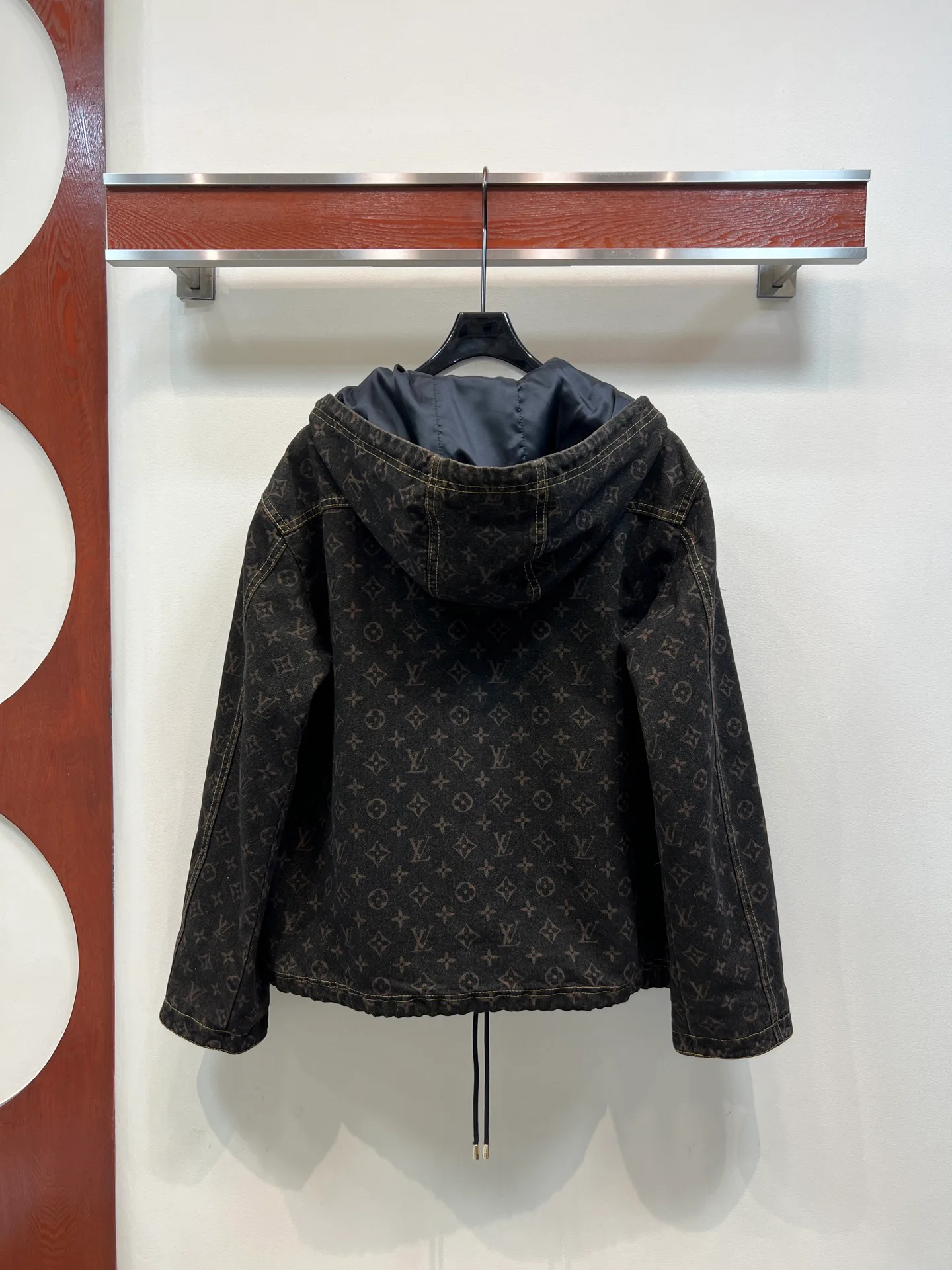 Куртки И Пуховики Женские Louis Vuitton 19222836