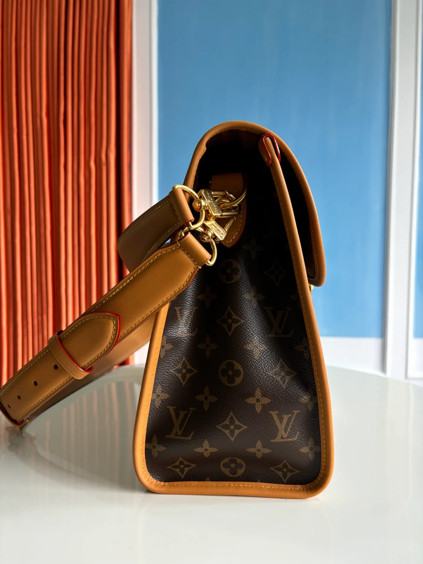 Классические Сумки Женские Louis Vuitton 18132417