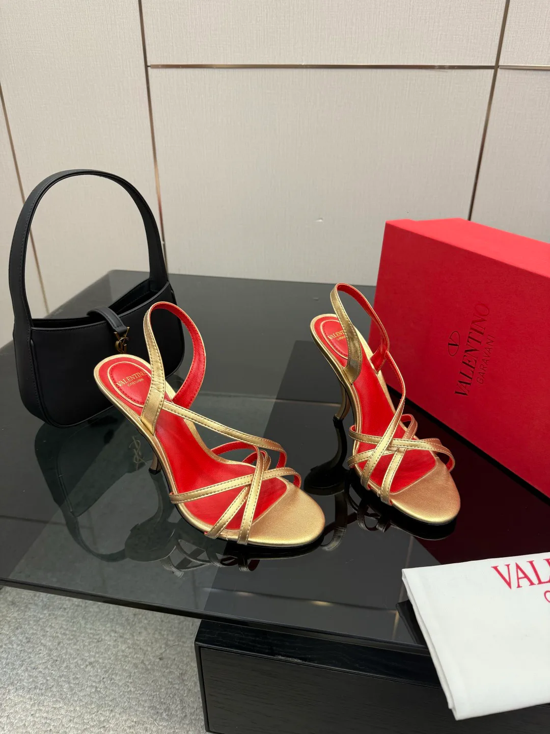 Босоножки Женские Valentino 5052060