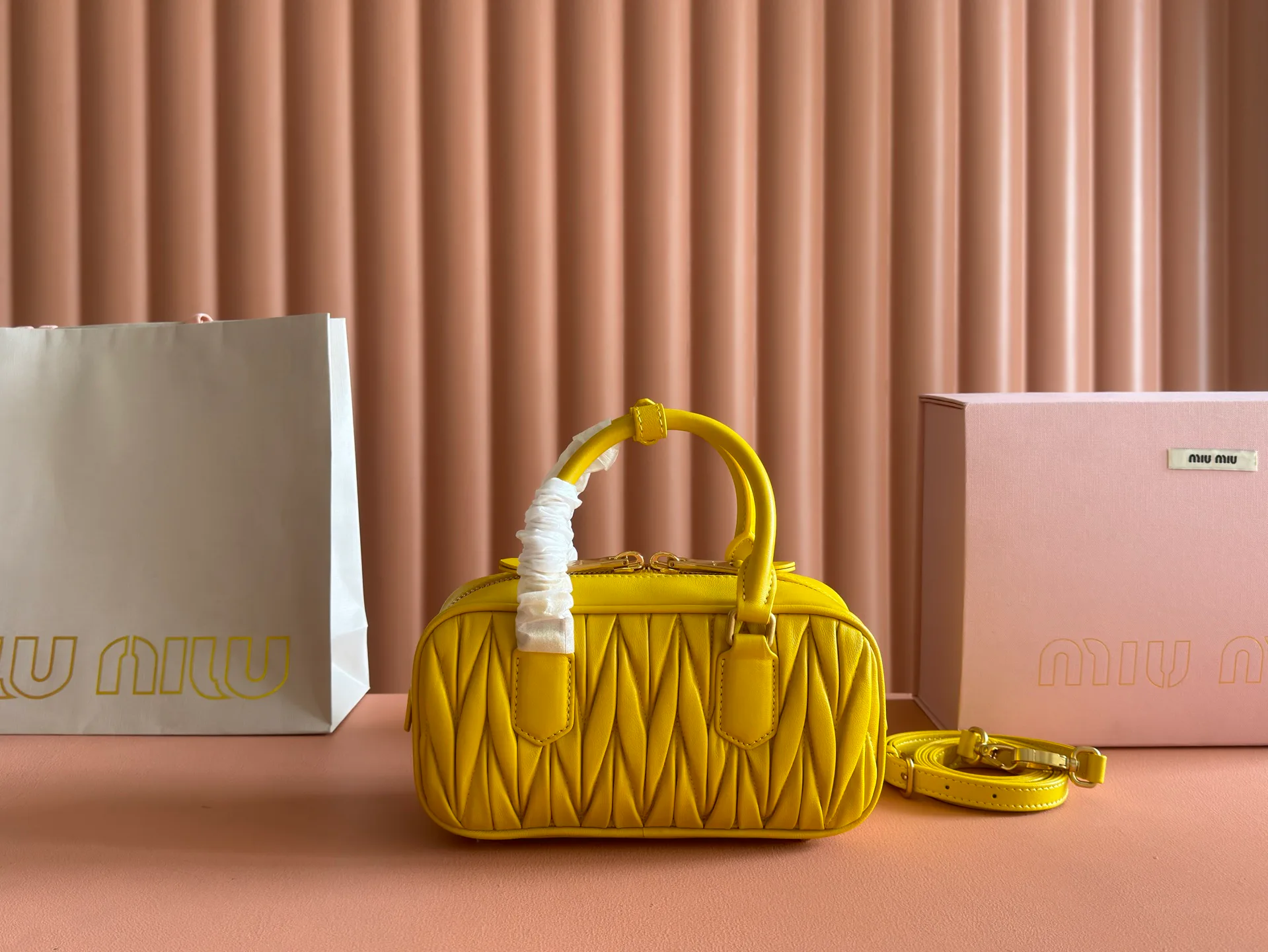 Классические Сумки Женские Miu Miu 18148094