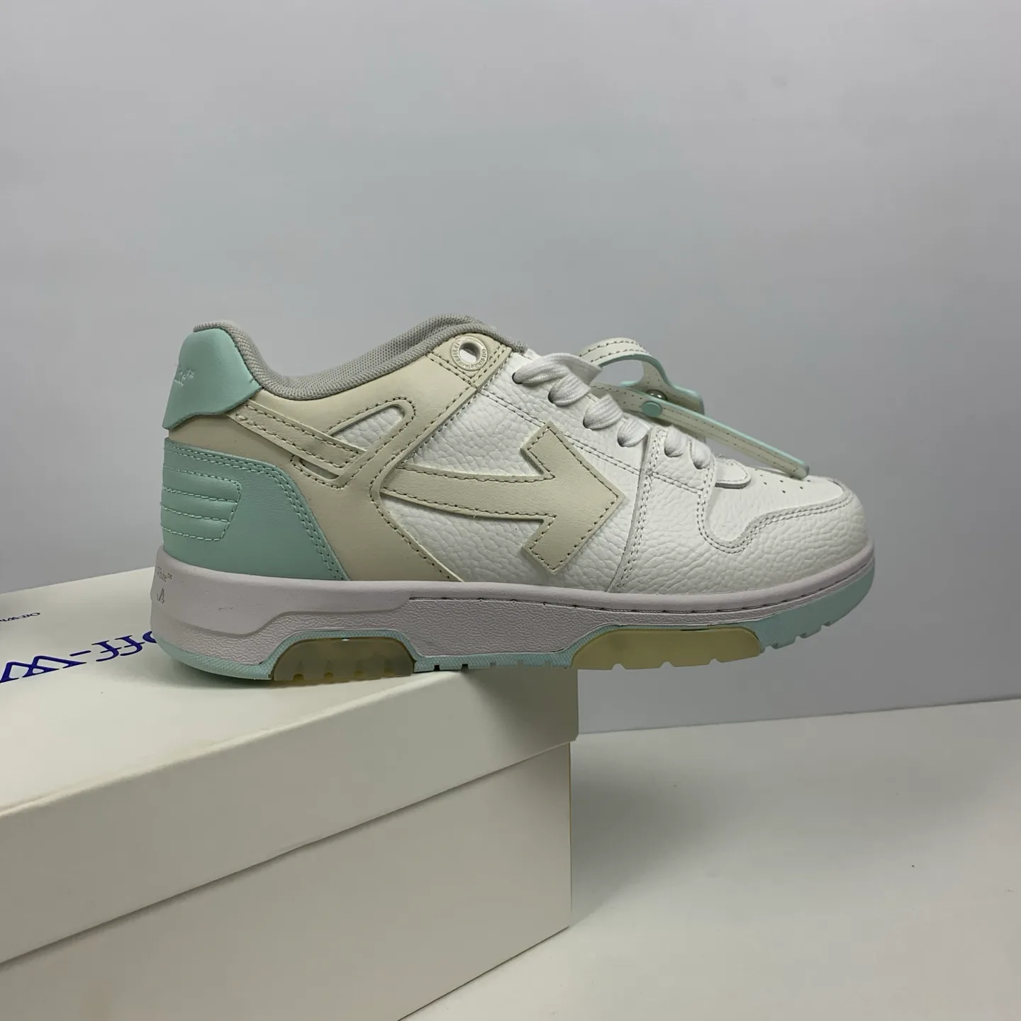 Кроссовки Женские Off-White 17776392