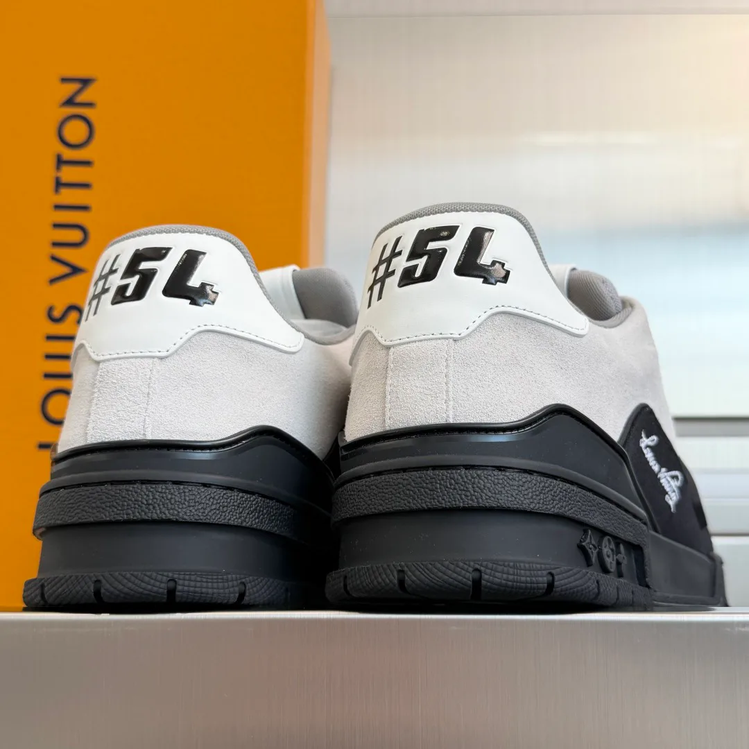 Кроссовки Мужские Louis Vuitton 10192681