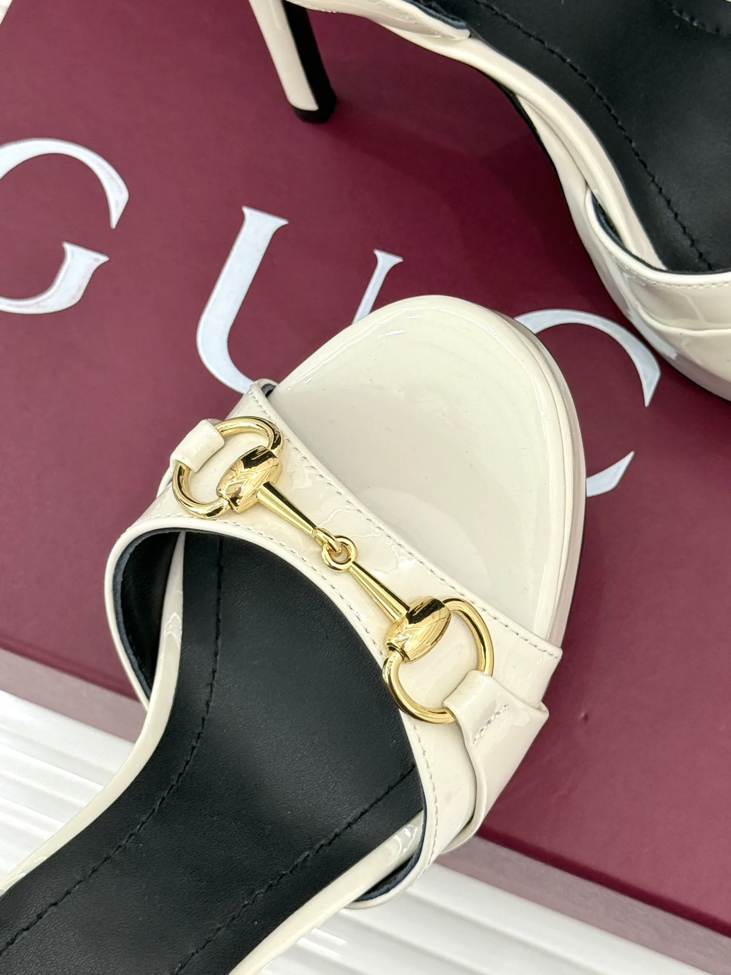 Босоножки Женские Gucci 17646534