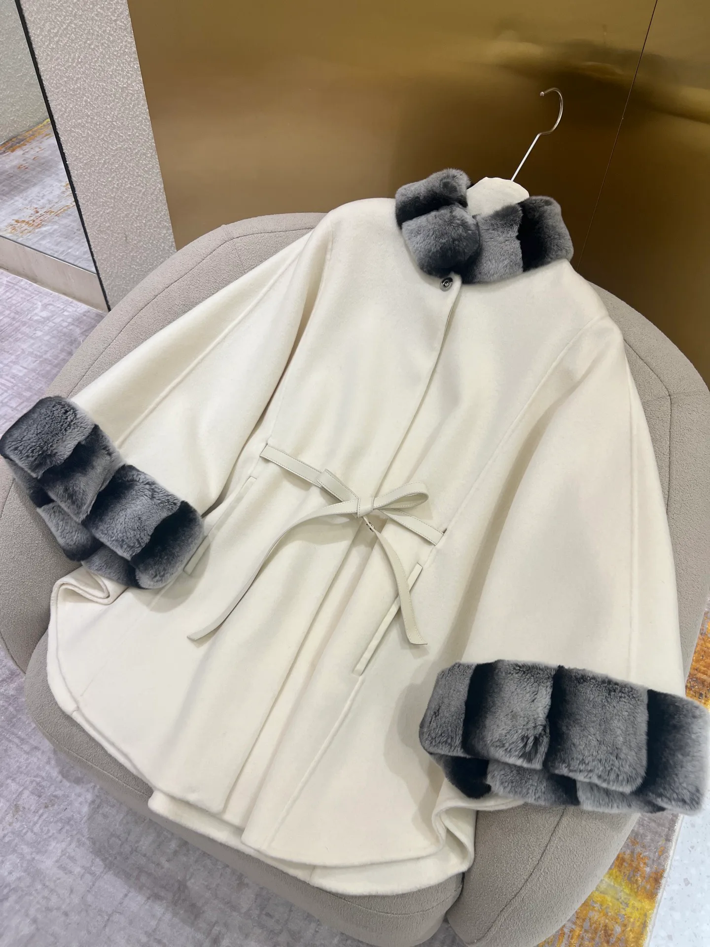 Пальто Женские Loro Piana 19078709