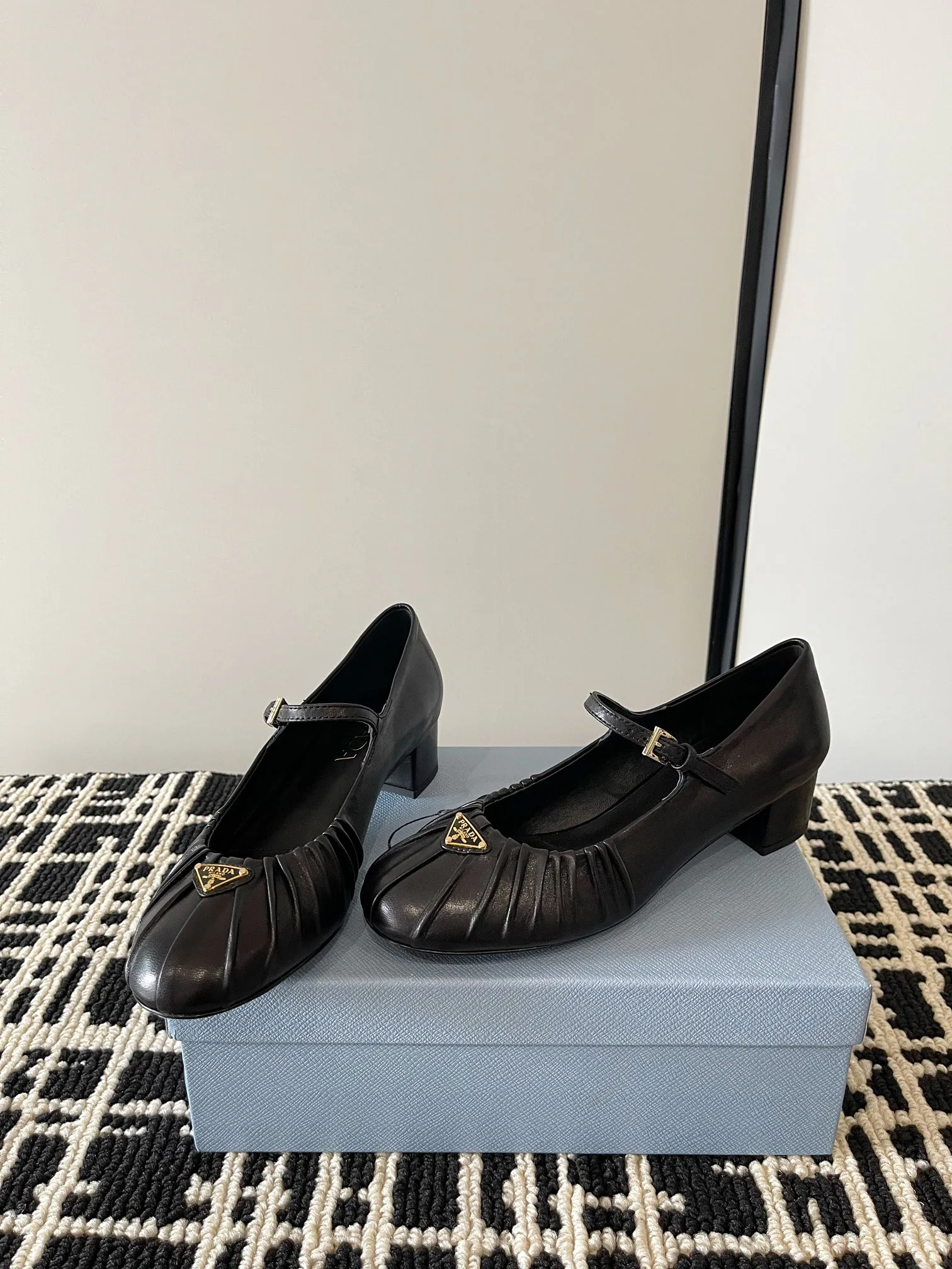 Босоножки Женские Prada 11407427