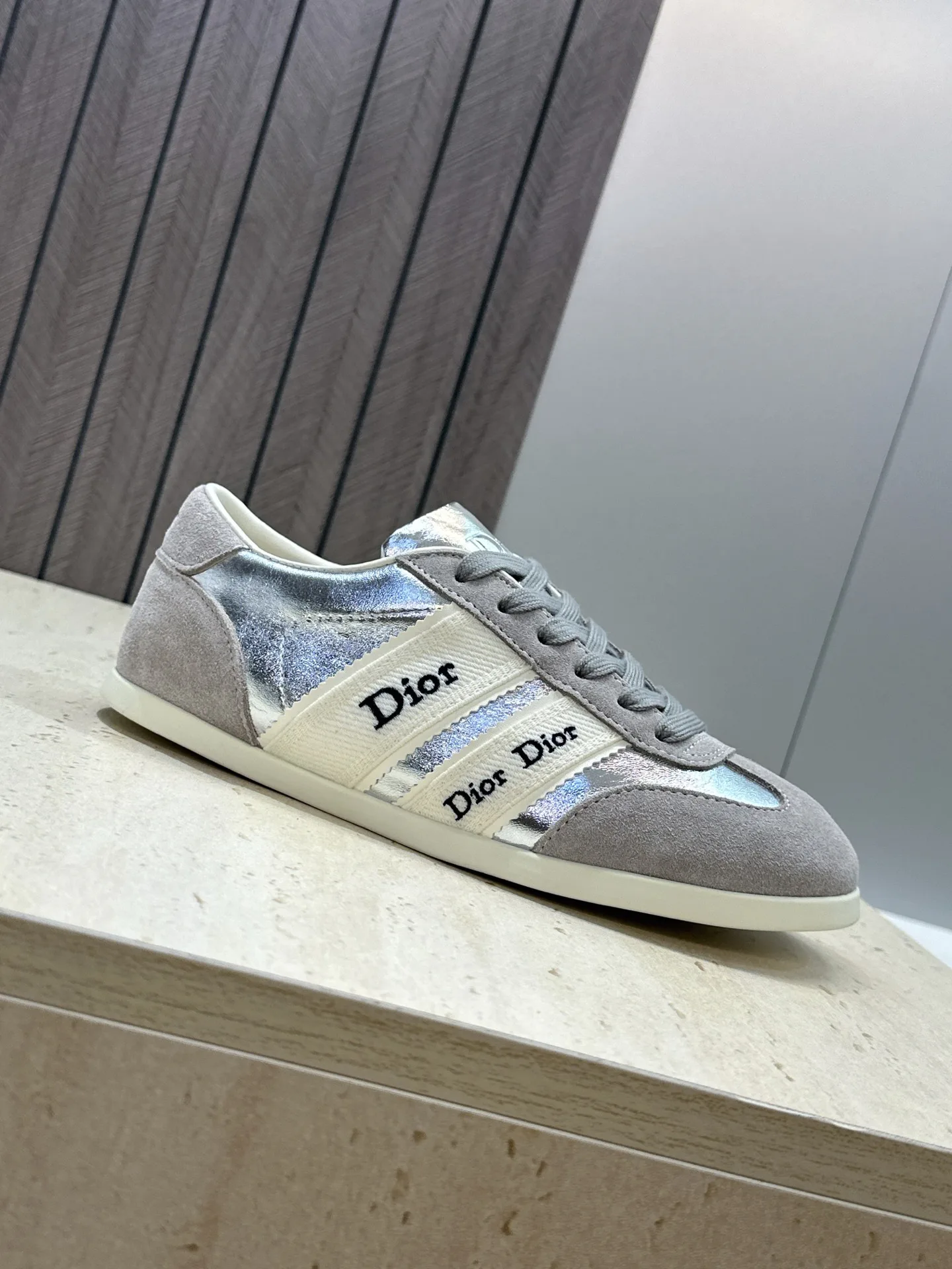 Кроссовки Женские Christian Dior 17612350