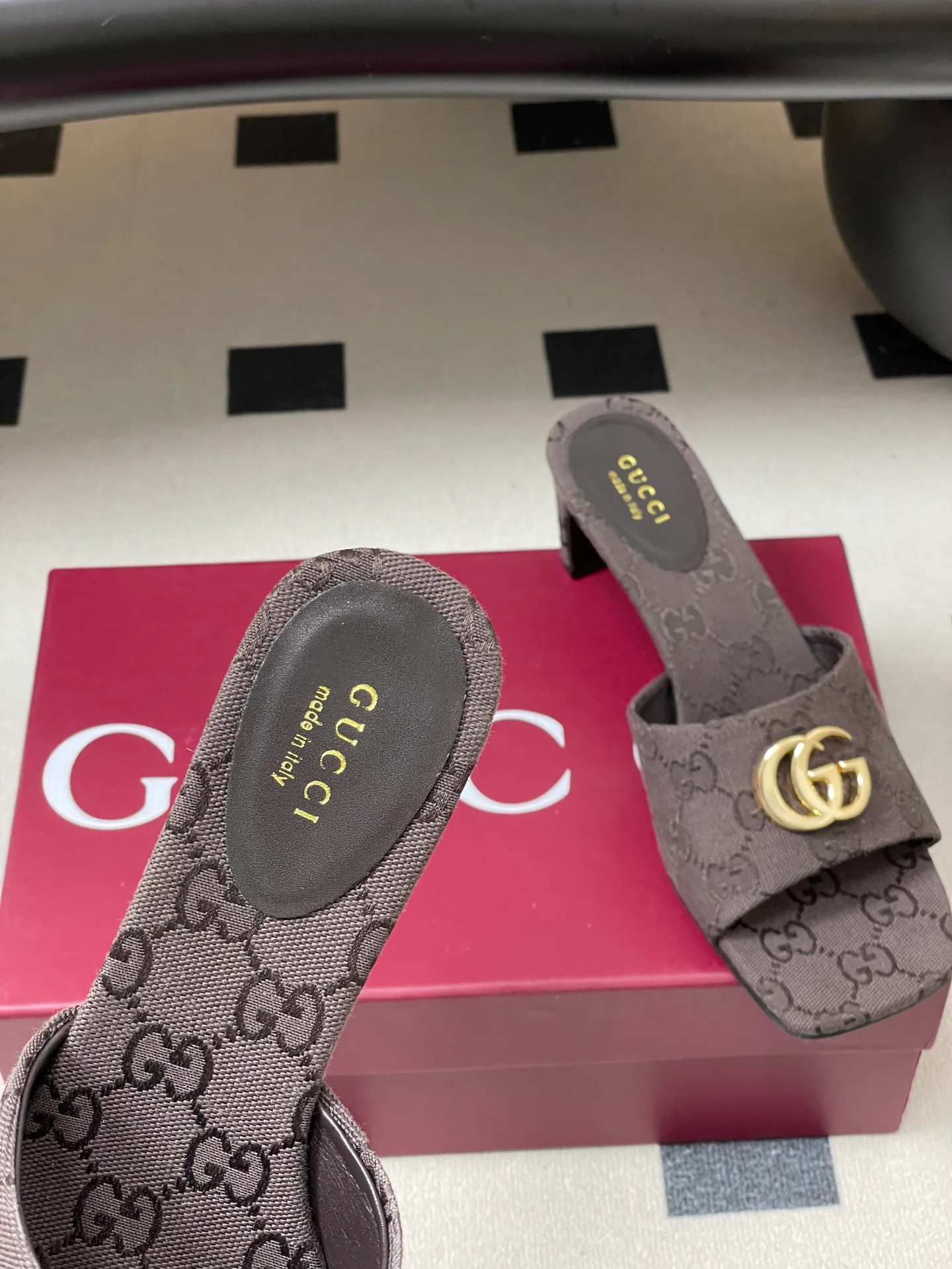Босоножки Женские Gucci 10395318