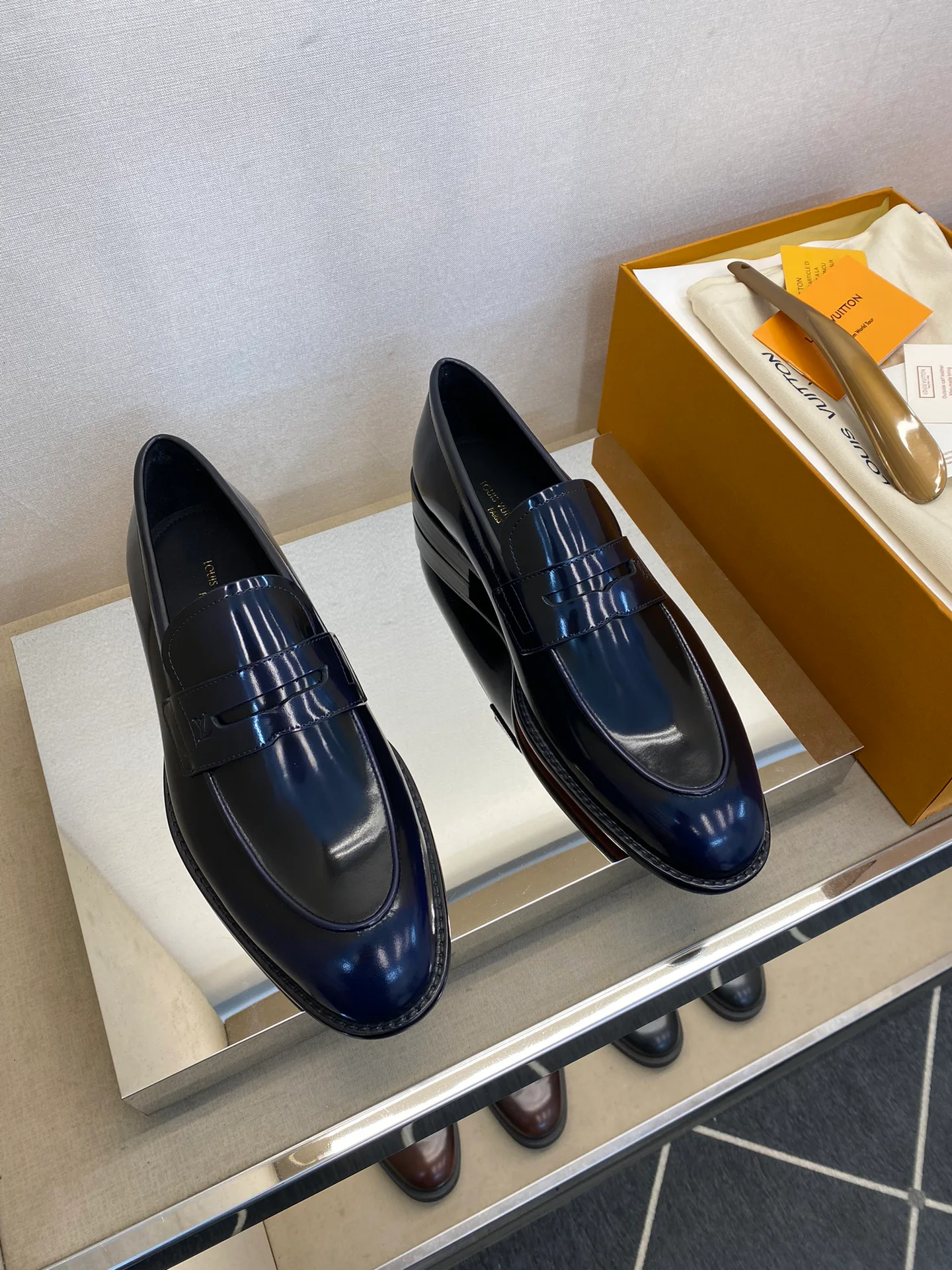 Лоферы И Туфли Мужские Louis Vuitton 18079172