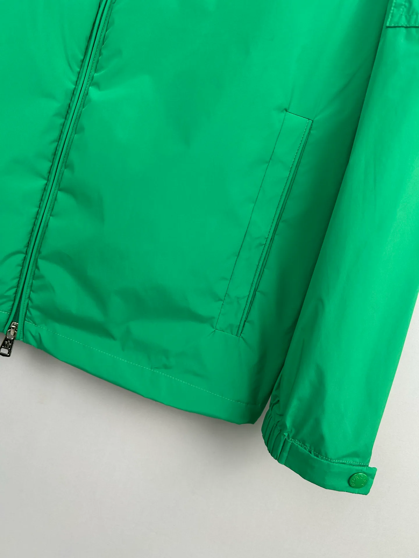 Куртки И Пуховики Мужские Moncler 13137533