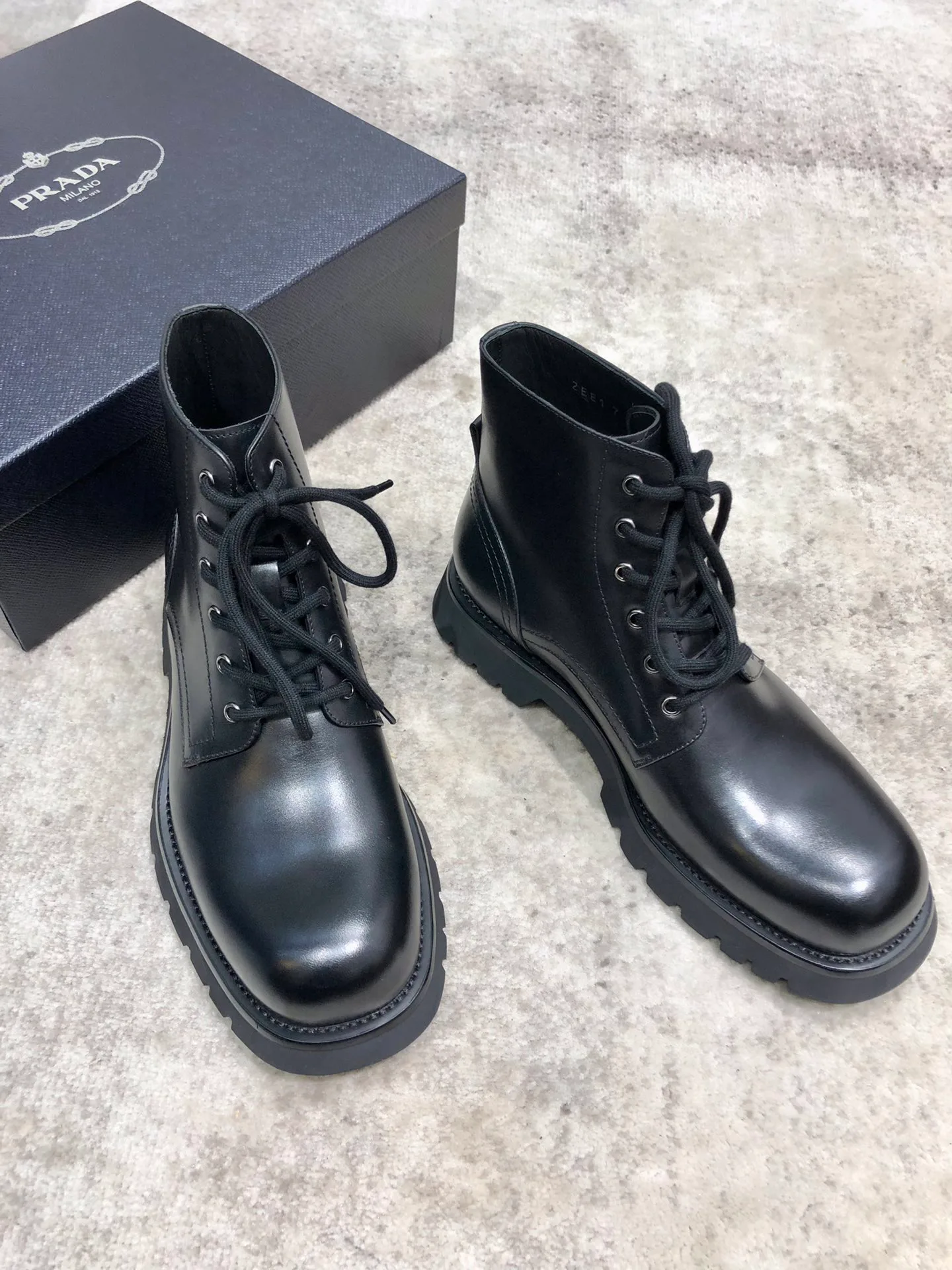 Ботинки Мужские Prada 18257085