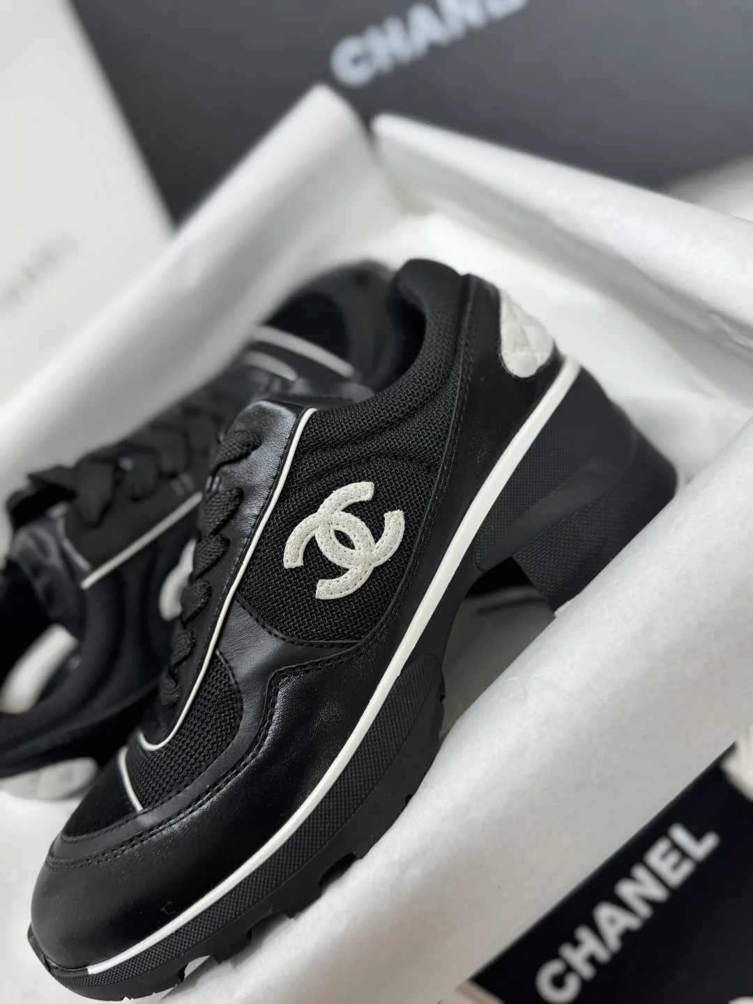 Кроссовки Женские Chanel 246600