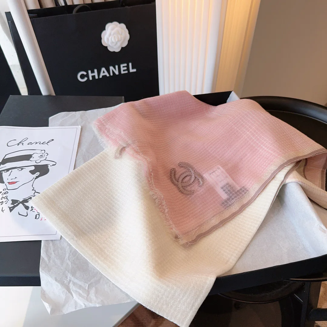Шарфы Chanel 18627104