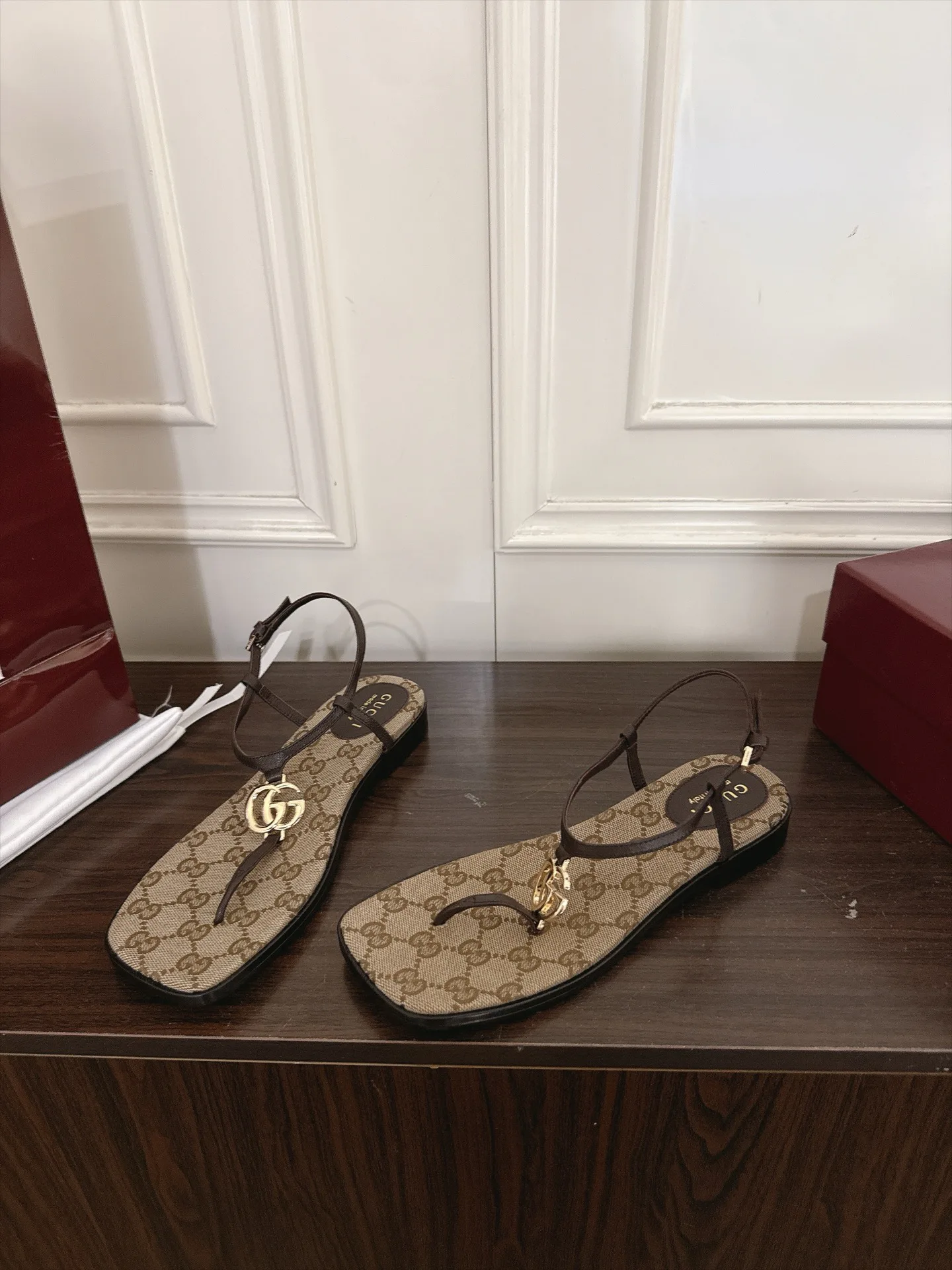 Босоножки Женские Gucci 18143126