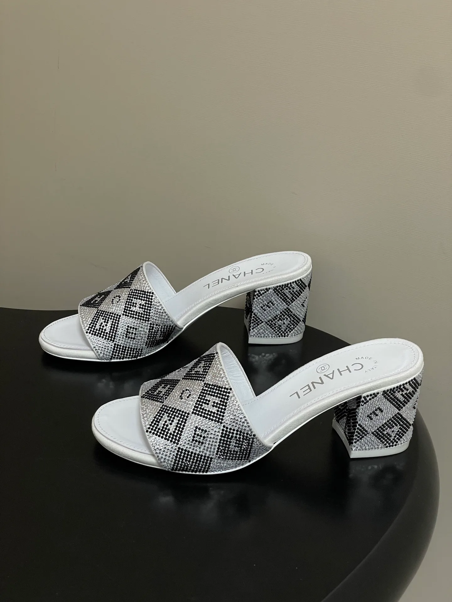 Босоножки Женские Chanel 10993955