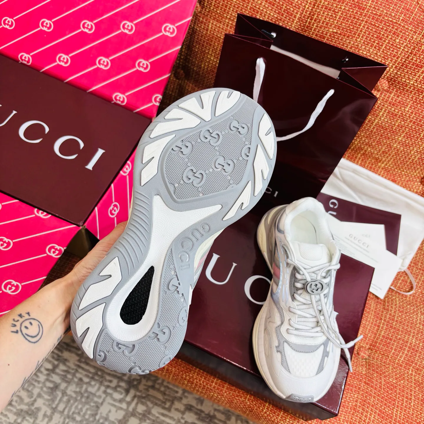Кроссовки Женские Gucci 18039612