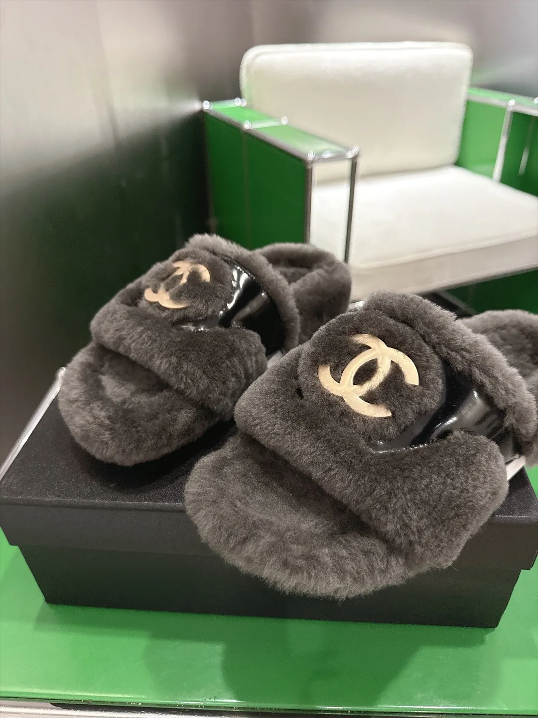 Тапочки Женские Chanel 17926704