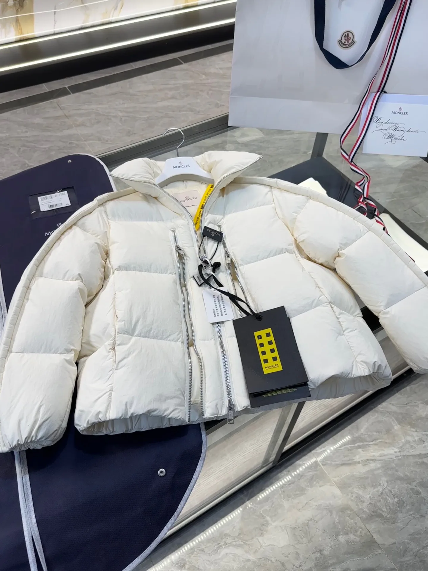 Куртки И Пуховики Женские Moncler 19322719
