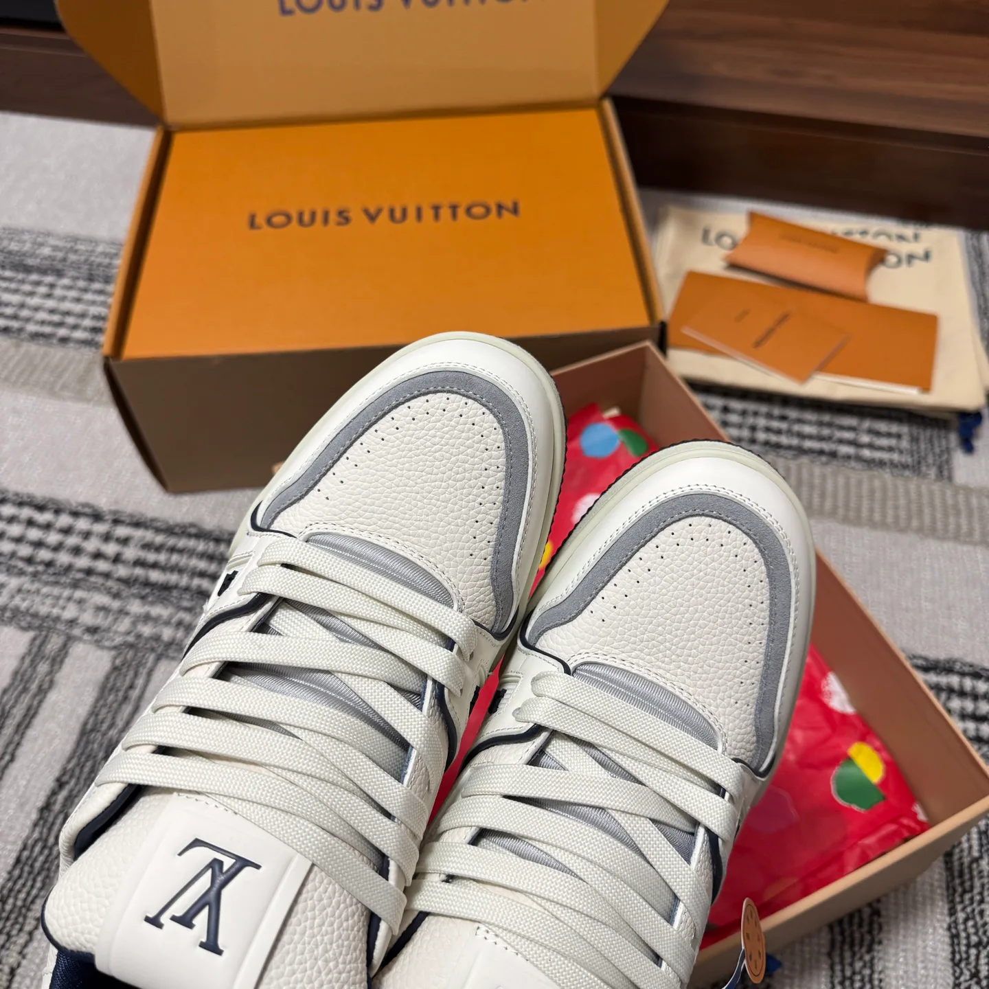 Кроссовки Женские Louis Vuitton 1546783