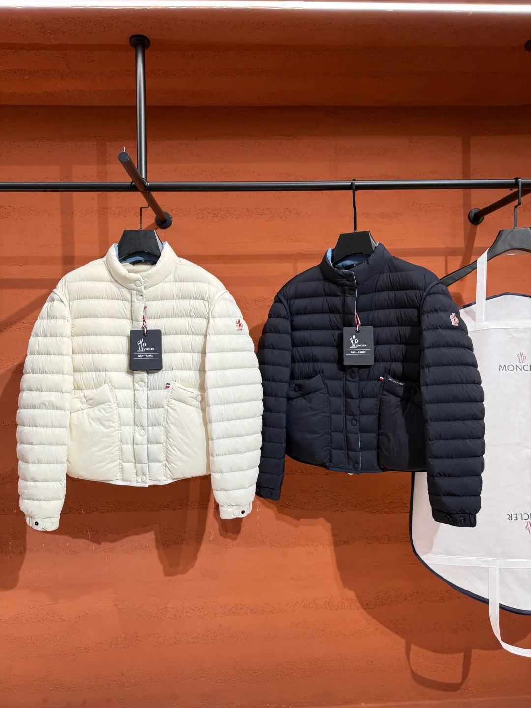 Куртки И Пуховики Женские Moncler 18048147