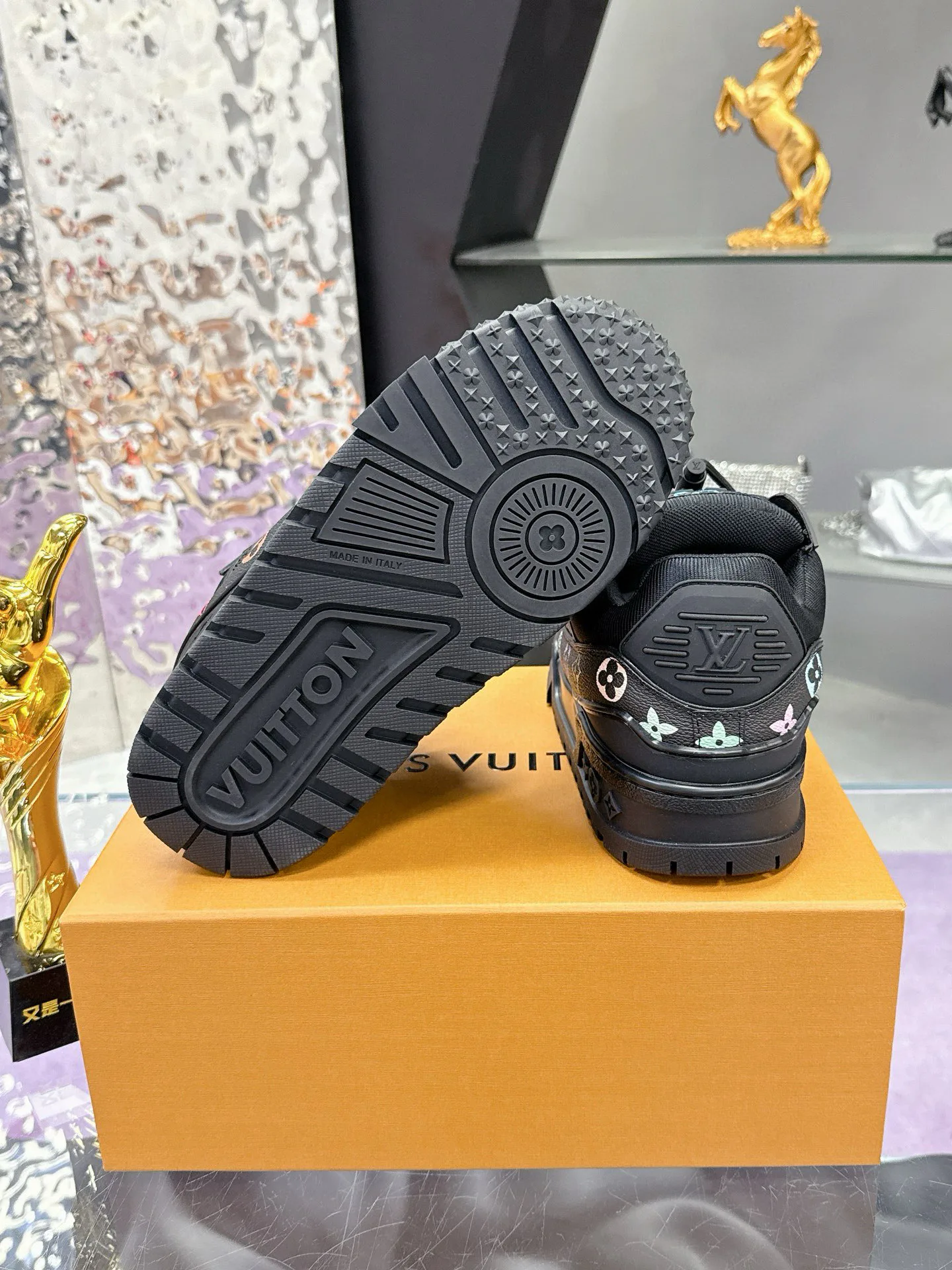 Кроссовки Женские Louis Vuitton 589230