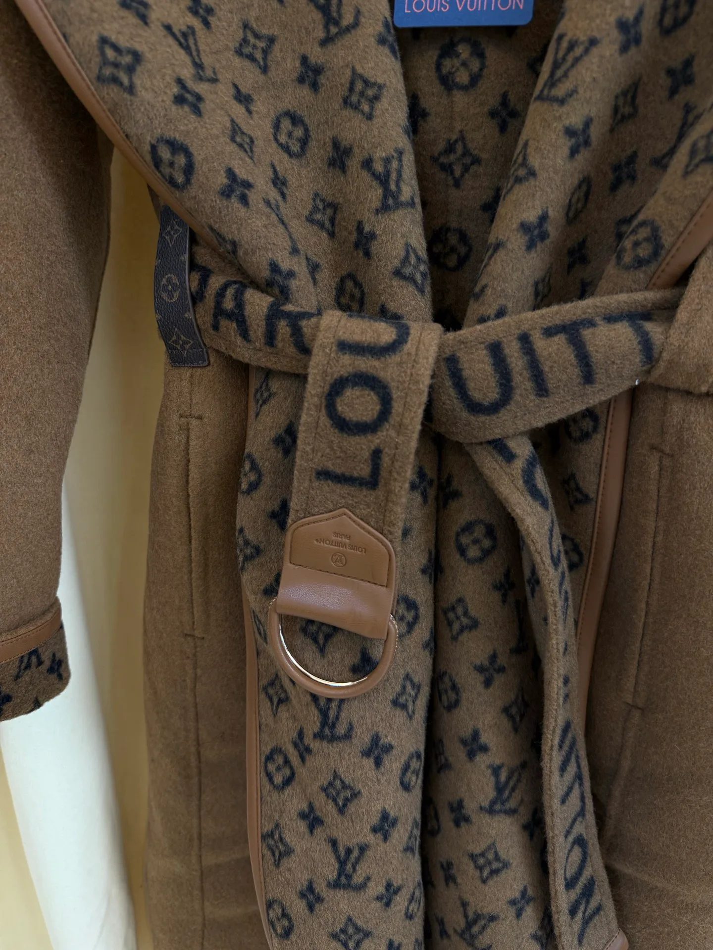 Пальто Женские Louis Vuitton 18601494