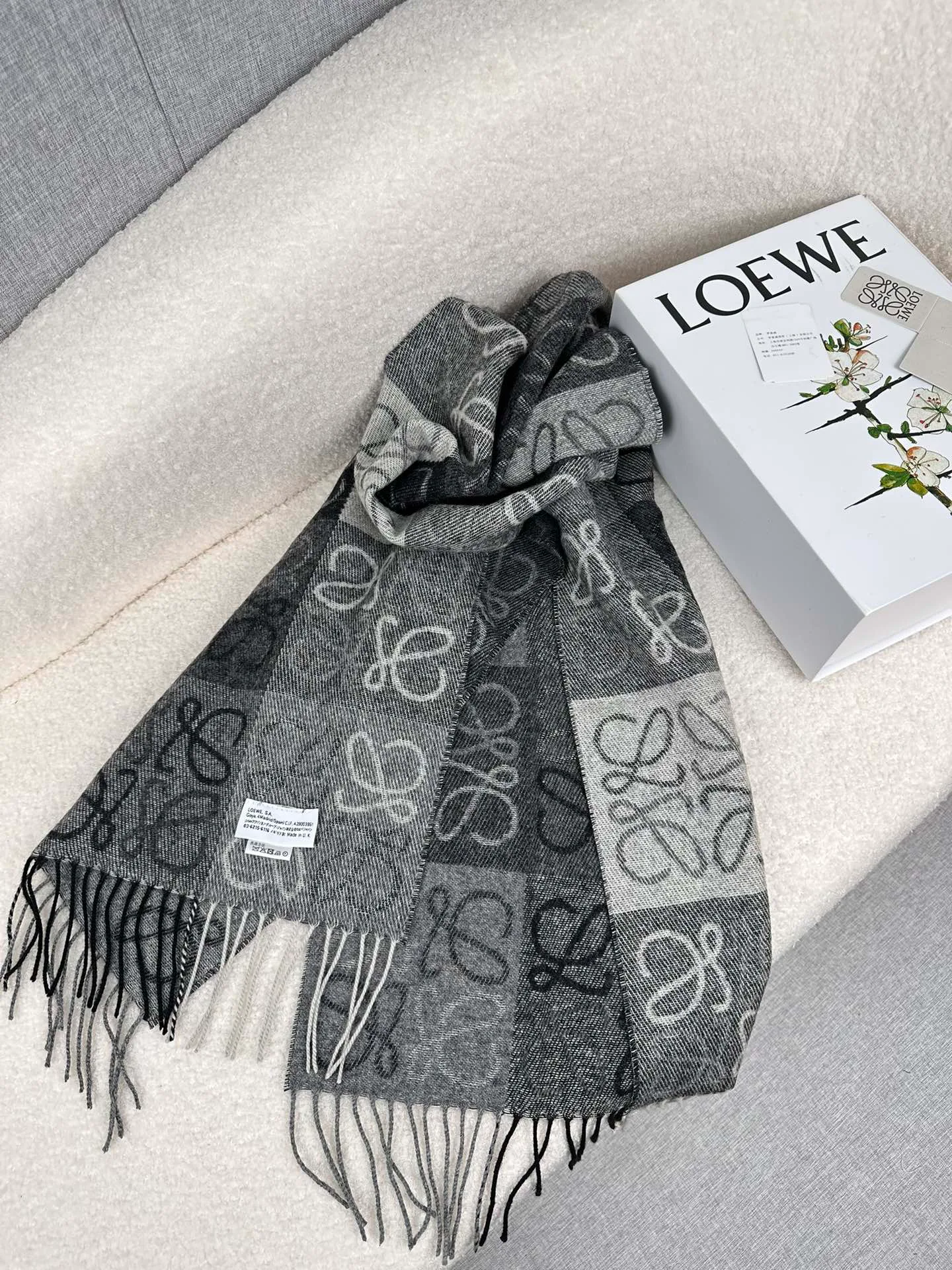 Шарфы Loewe 18675467