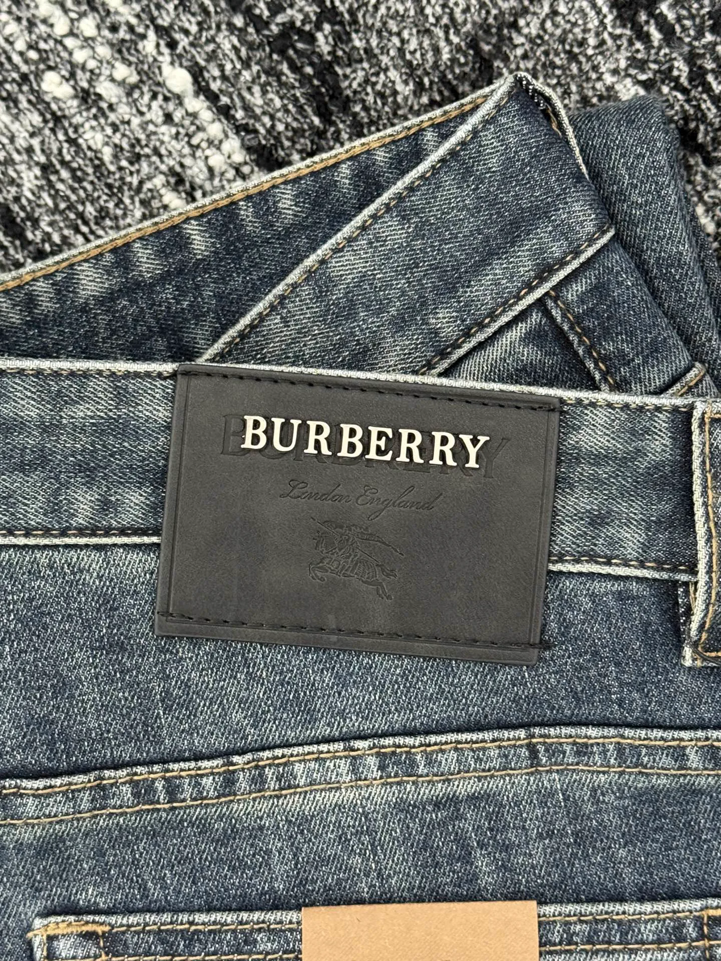 Джинсы Мужские Burberry 18084116