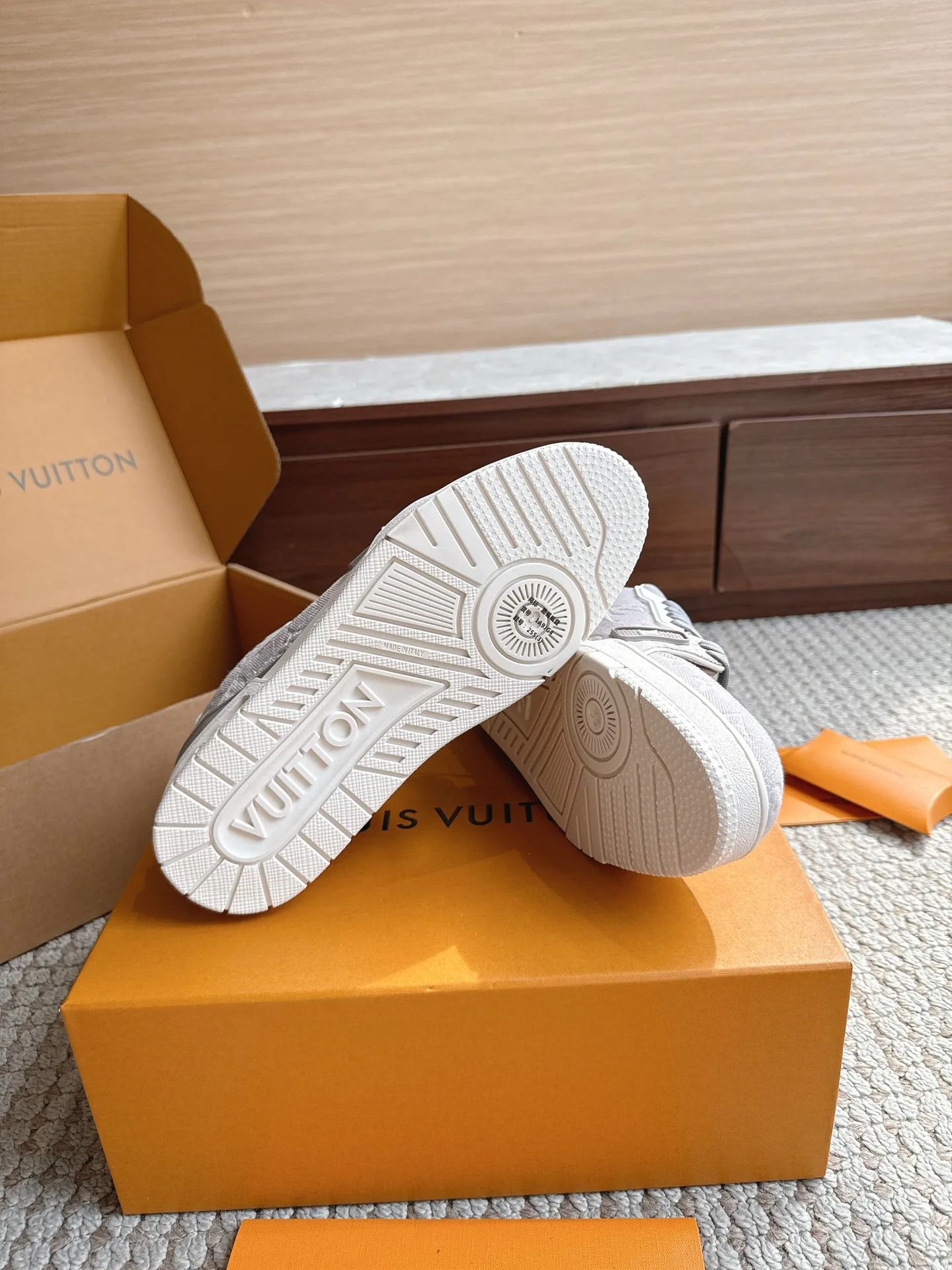 Кроссовки Мужские Louis Vuitton 17477017