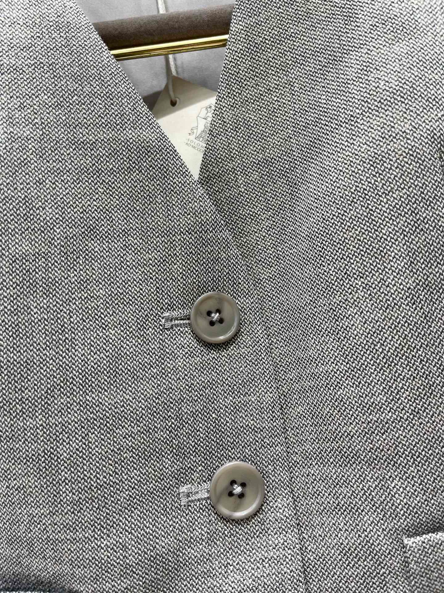 Жилеты Женские Brunello Cucinelli 18527384