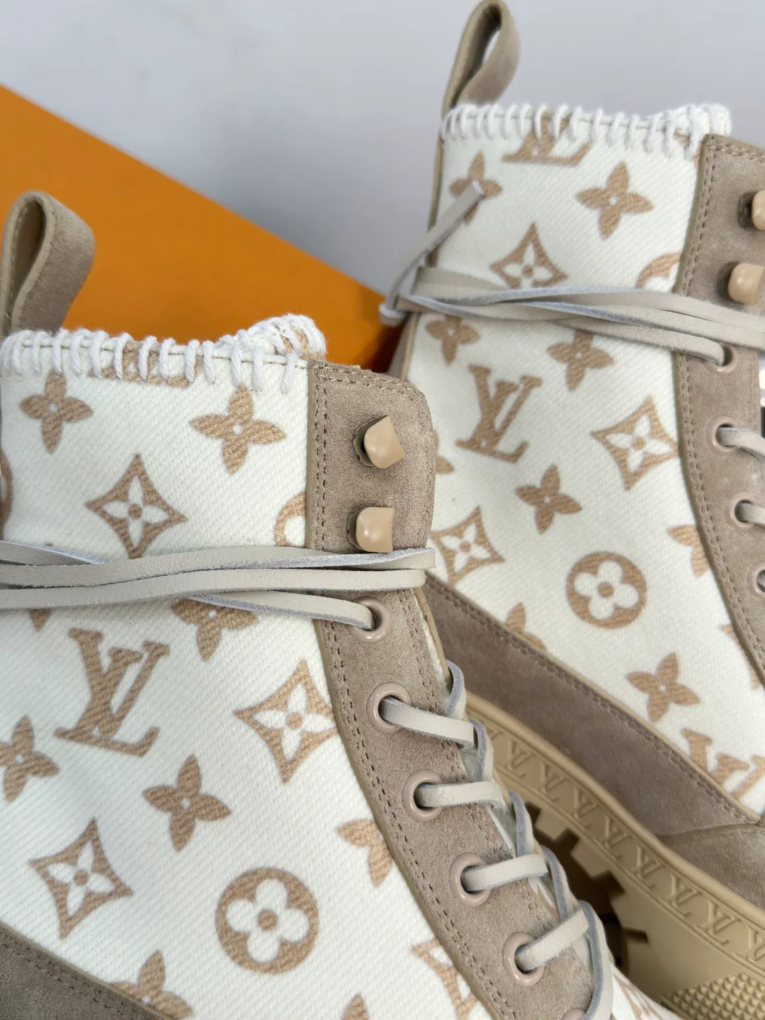 Ботинки Женские Louis Vuitton 18741622