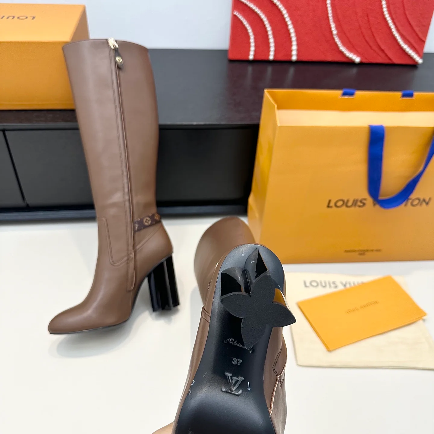 Сапоги Женские Louis Vuitton 19301562