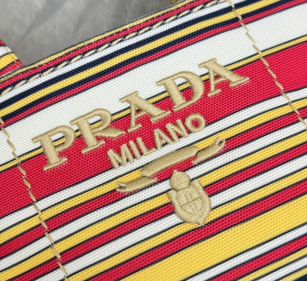 Классические Сумки Женские Prada 11164943