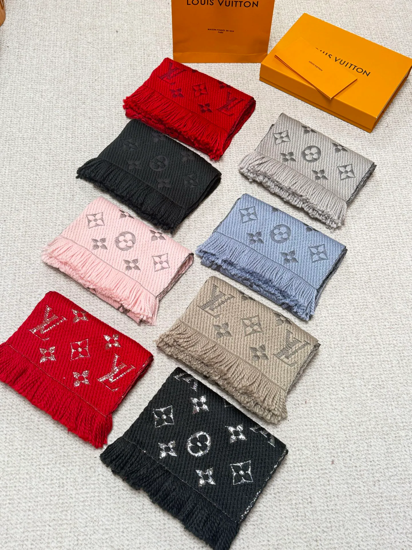 Шарфы Louis Vuitton 351390