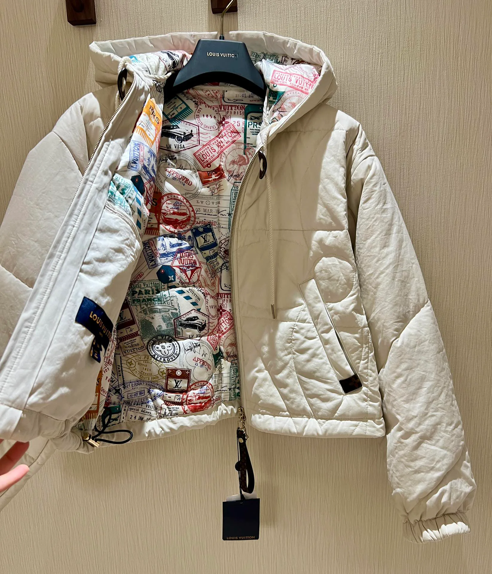 Куртки И Пуховики Женские Louis Vuitton 51180