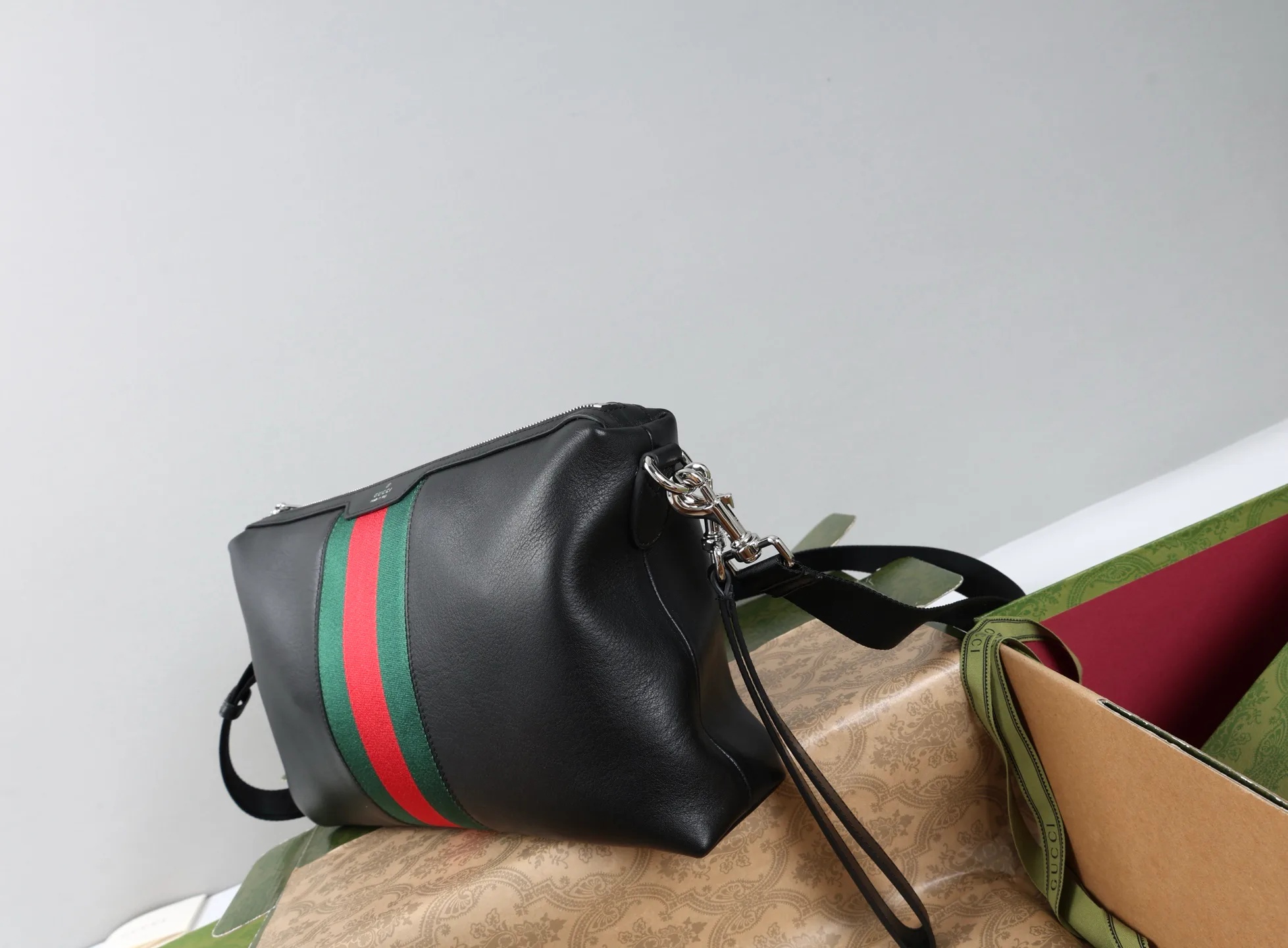 Классические Сумки Женские Gucci 18250594