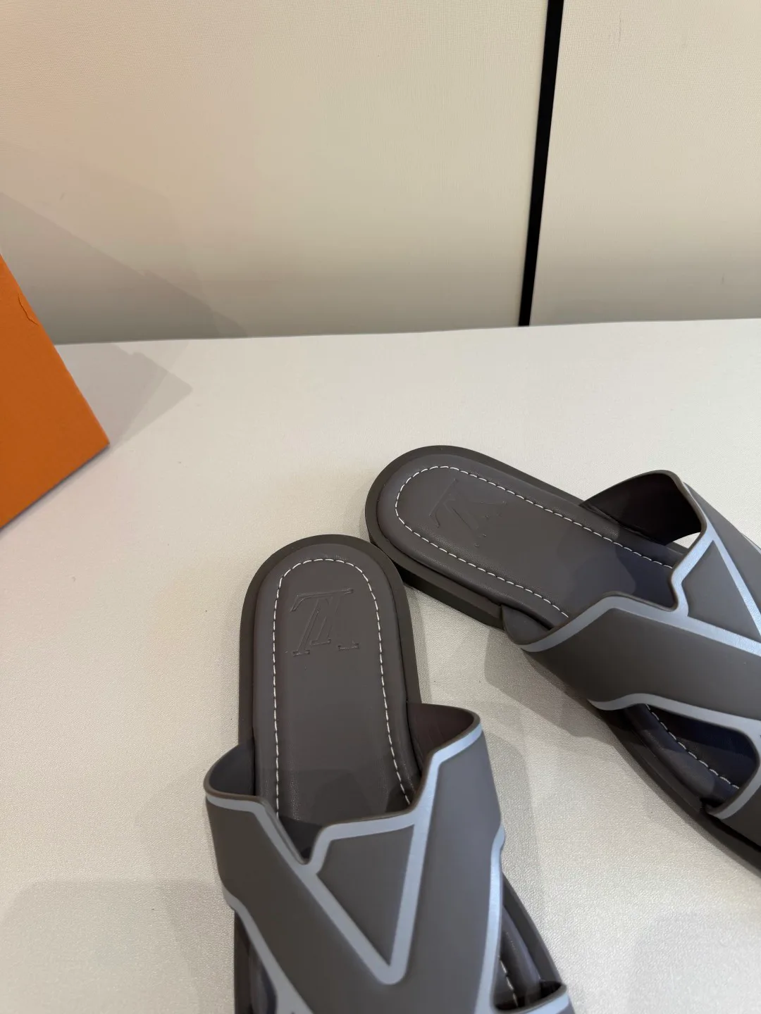 Сандалии Мужские Louis Vuitton 11497548