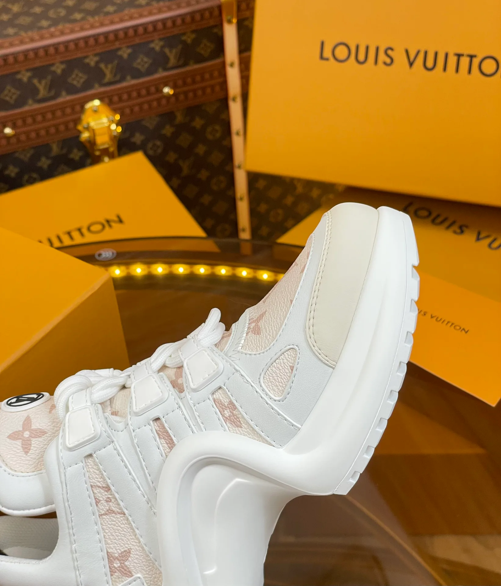 Кроссовки Женские Louis Vuitton 17372